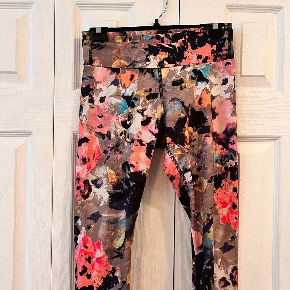 KOS USA Galactic Cropped Workout Pants (size small)